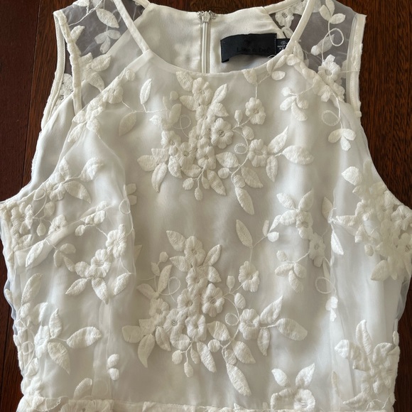 Line & Dot White Dress - Picture 2 of 5